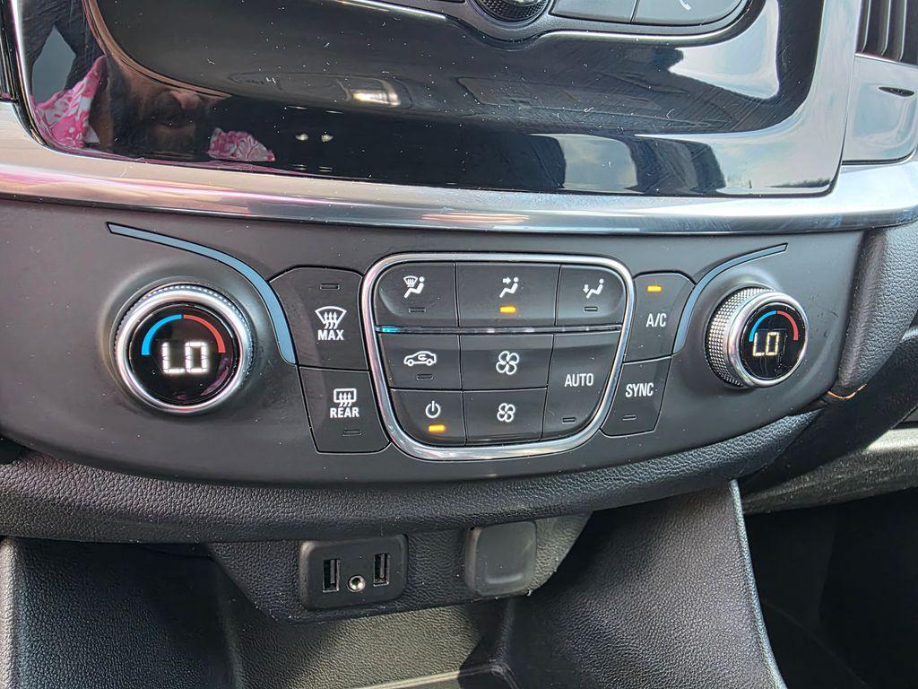 used 2020 Chevrolet Traverse car, priced at $19,211