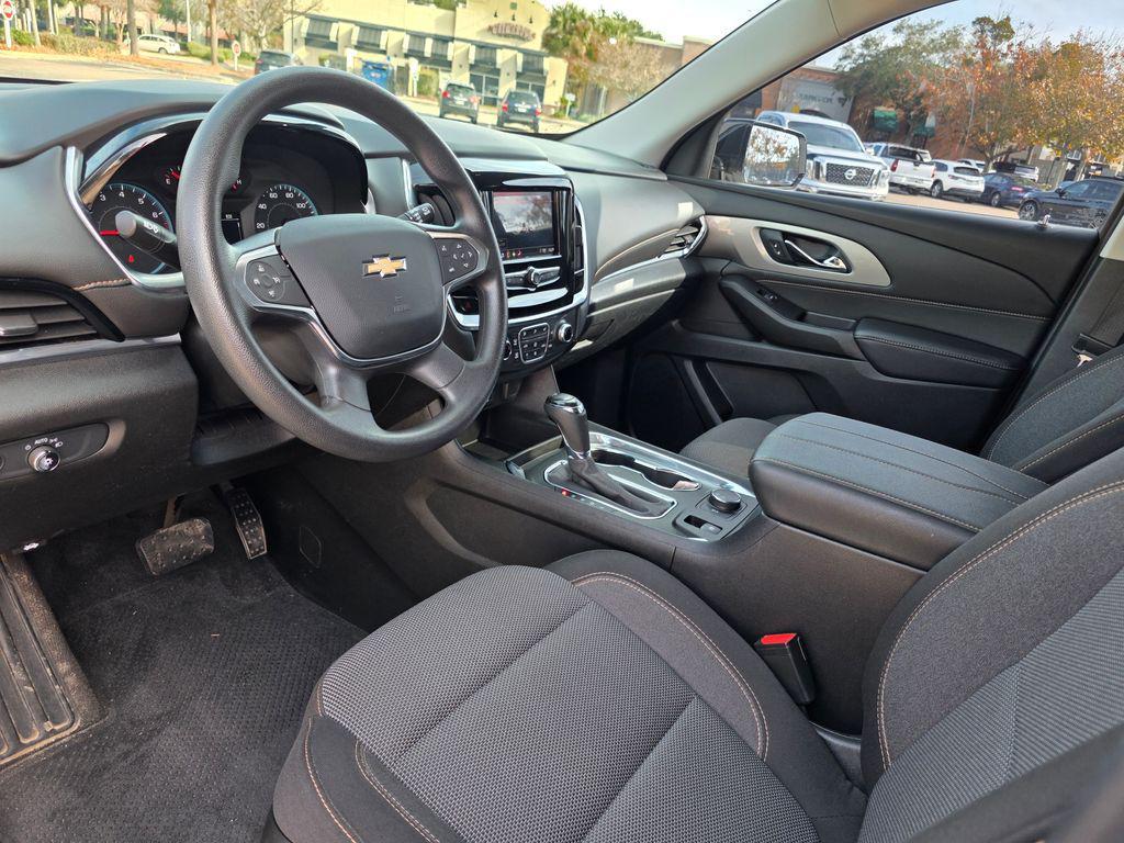 used 2020 Chevrolet Traverse car, priced at $19,211