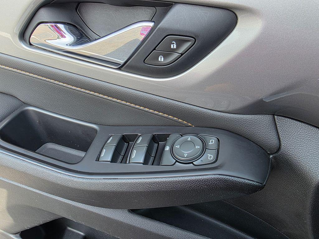 used 2020 Chevrolet Traverse car, priced at $19,211