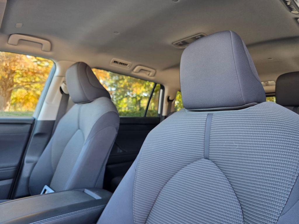 used 2024 Toyota Highlander car, priced at $33,900