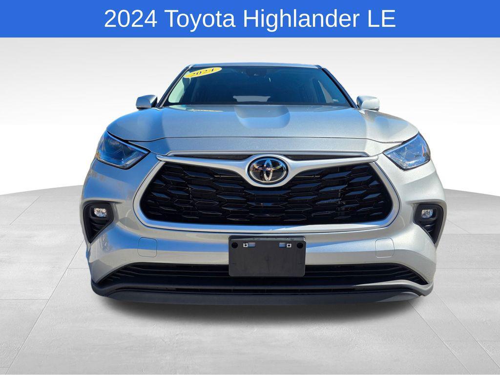 used 2024 Toyota Highlander car, priced at $33,900