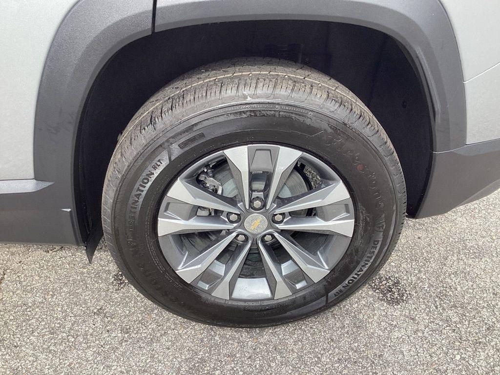 new 2026 Chevrolet Equinox car, priced at $29,026
