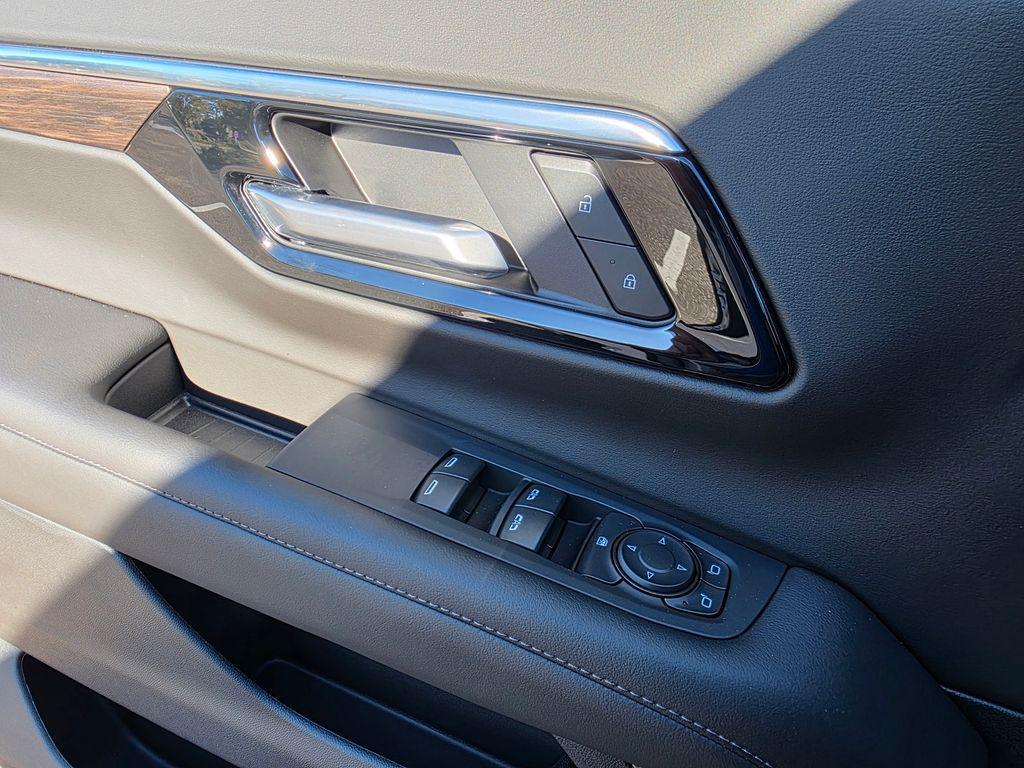 new 2025 Chevrolet Tahoe car, priced at $57,989