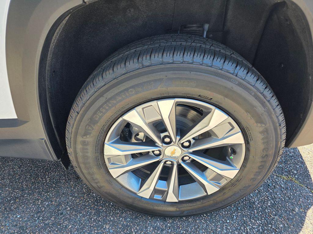 new 2026 Chevrolet Equinox car, priced at $27,295