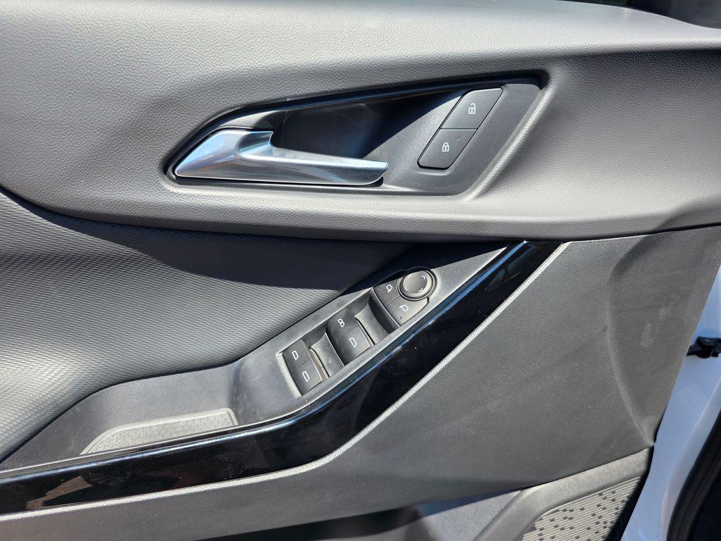 new 2026 Chevrolet Equinox car, priced at $27,295