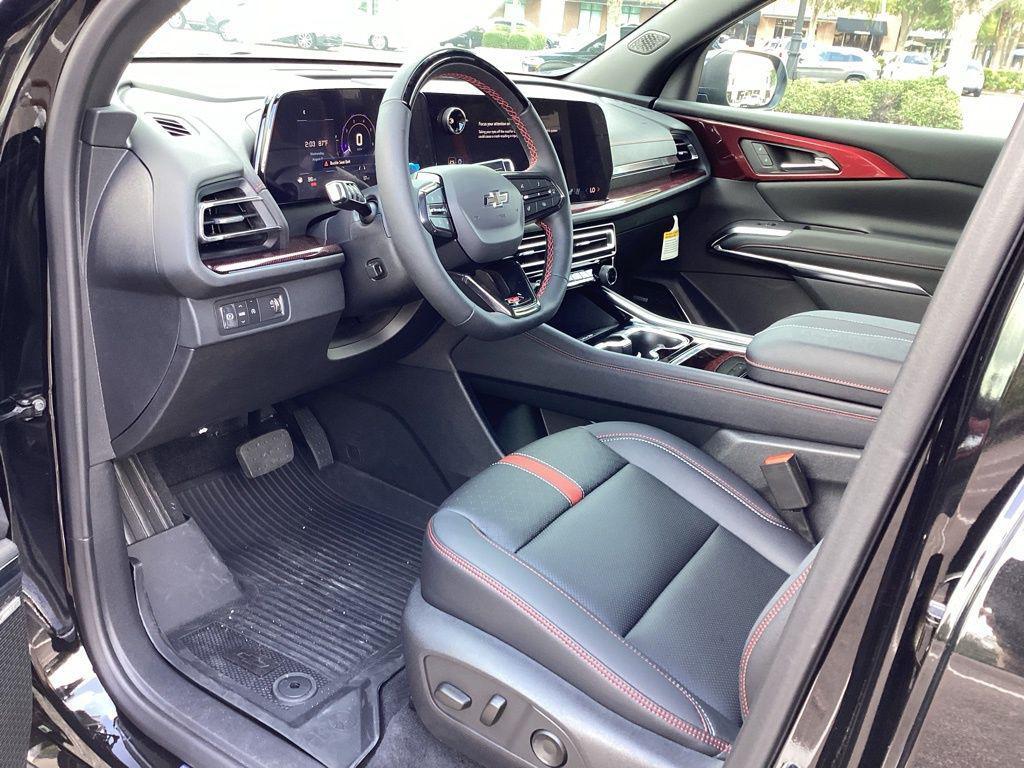new 2025 Chevrolet Traverse car, priced at $52,588
