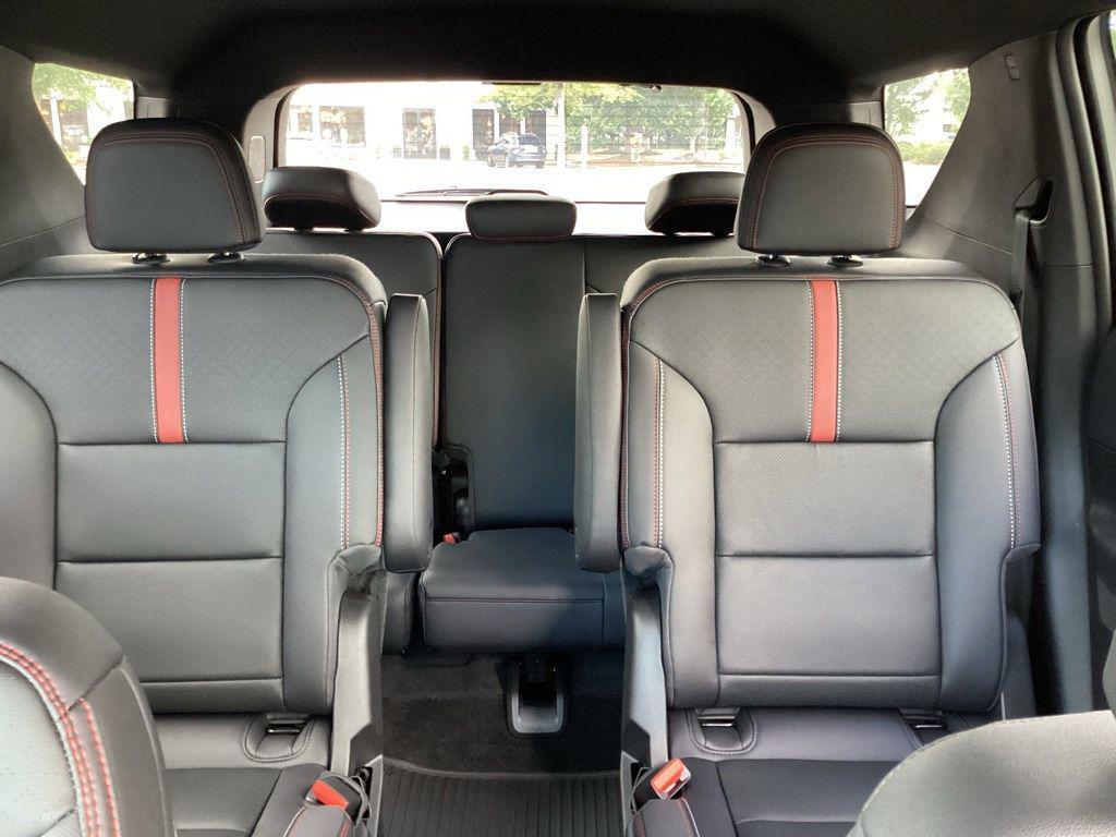 new 2025 Chevrolet Traverse car, priced at $52,588