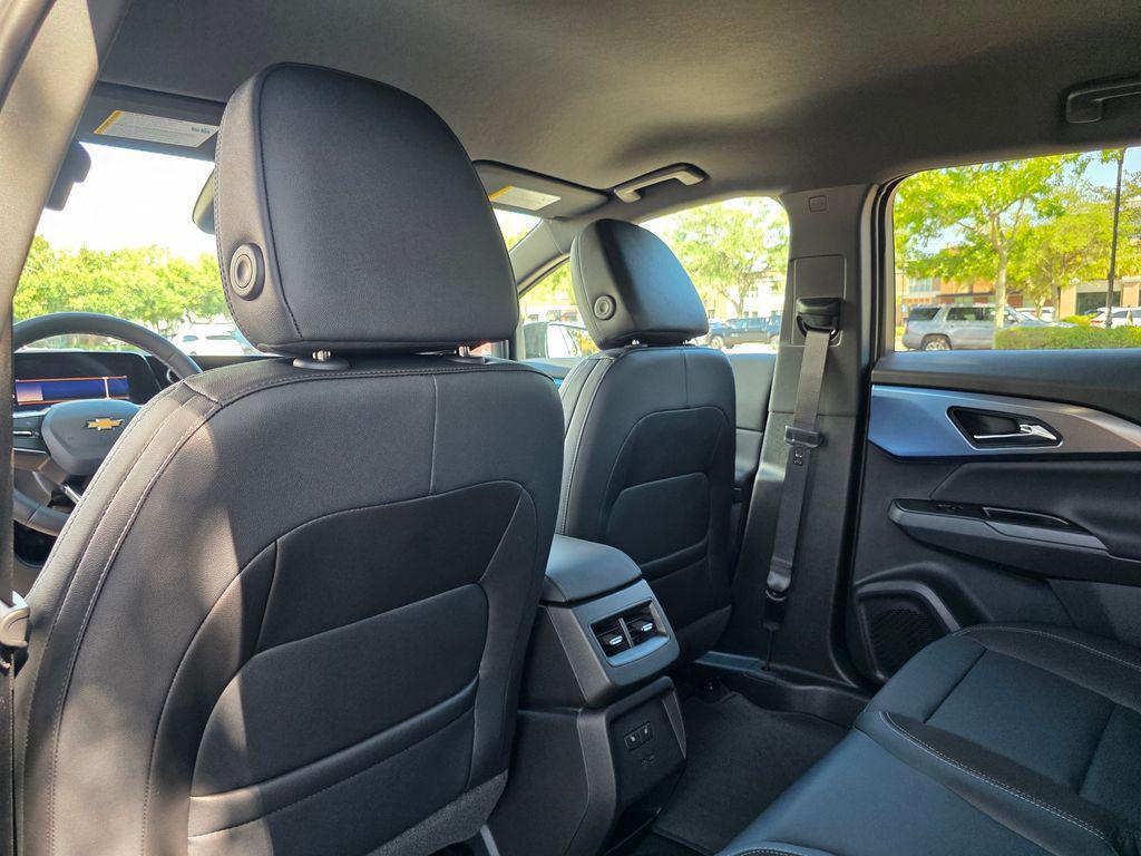 new 2025 Chevrolet Equinox EV car, priced at $43,223