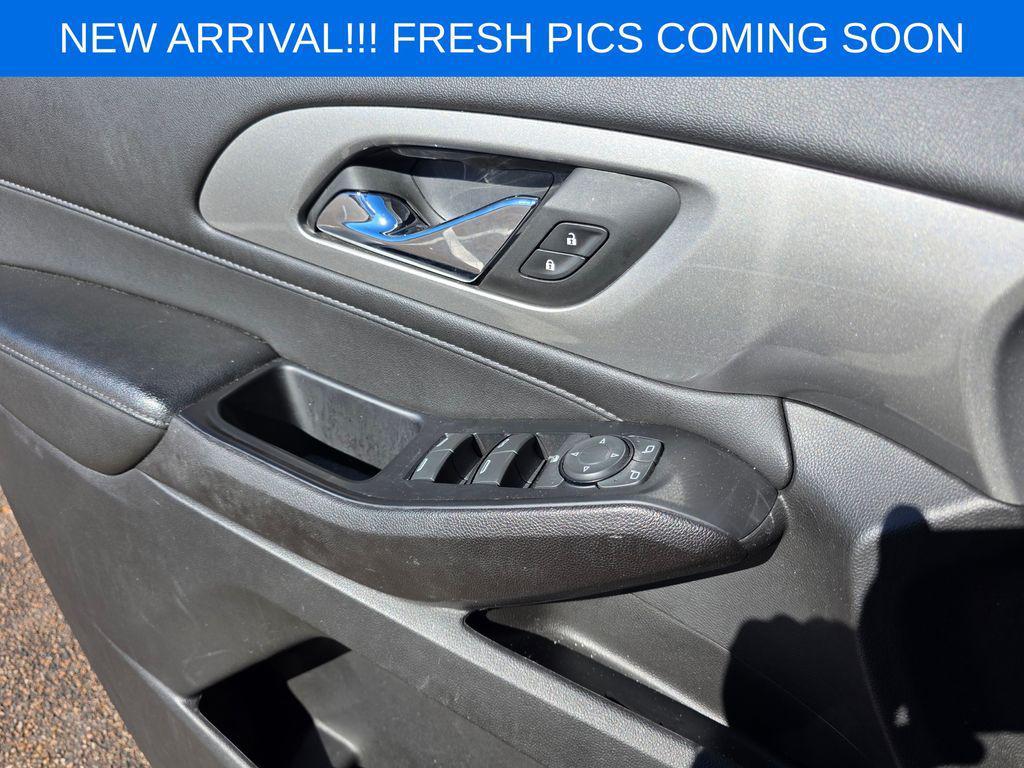 used 2023 Chevrolet Traverse car, priced at $26,699