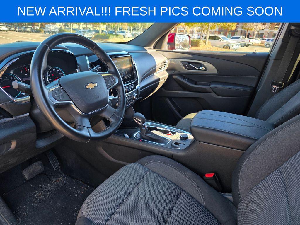 used 2023 Chevrolet Traverse car, priced at $26,699