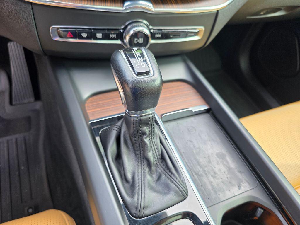used 2021 Volvo XC60 car, priced at $25,422