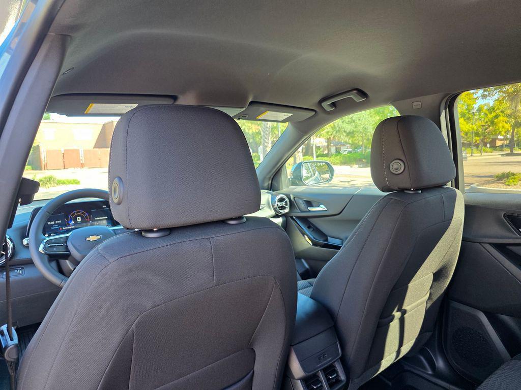 new 2026 Chevrolet Equinox car, priced at $29,050