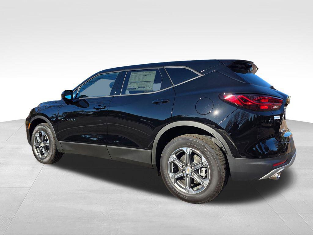 new 2025 Chevrolet Blazer car, priced at $35,653