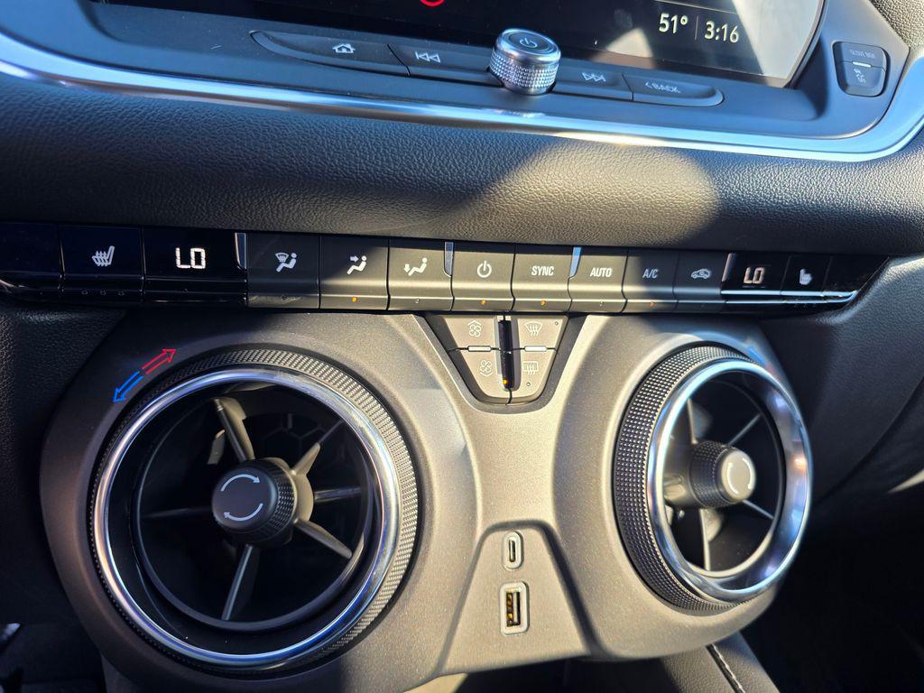 new 2025 Chevrolet Blazer car, priced at $35,653