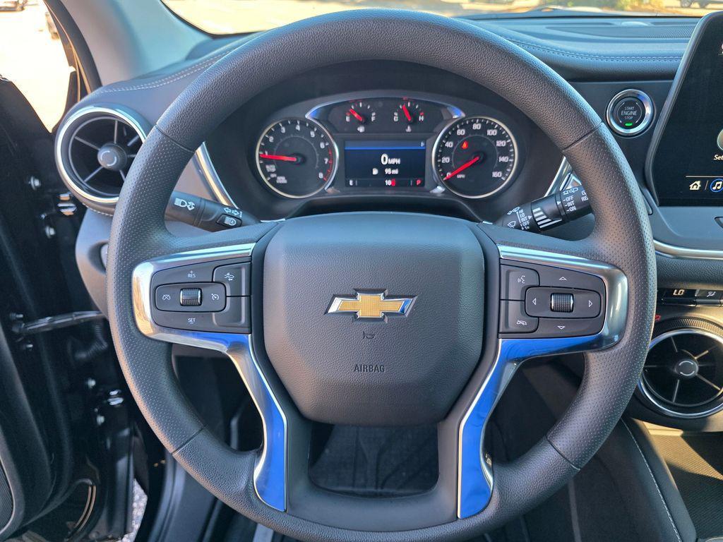 new 2025 Chevrolet Blazer car, priced at $35,653