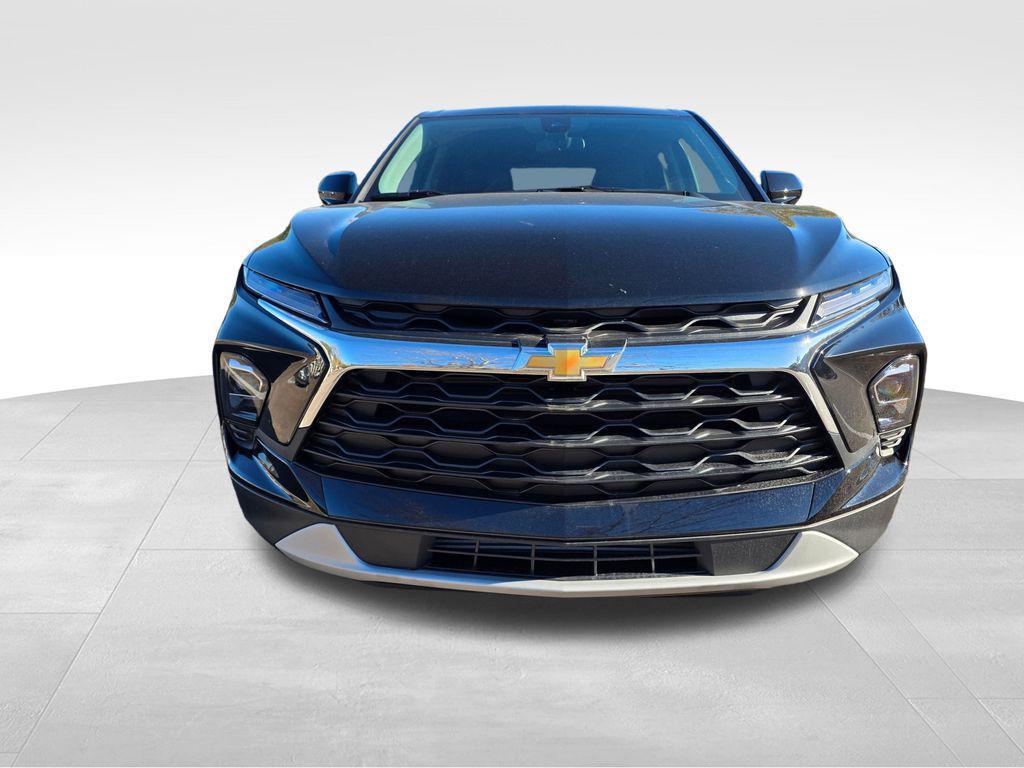 new 2025 Chevrolet Blazer car, priced at $35,653