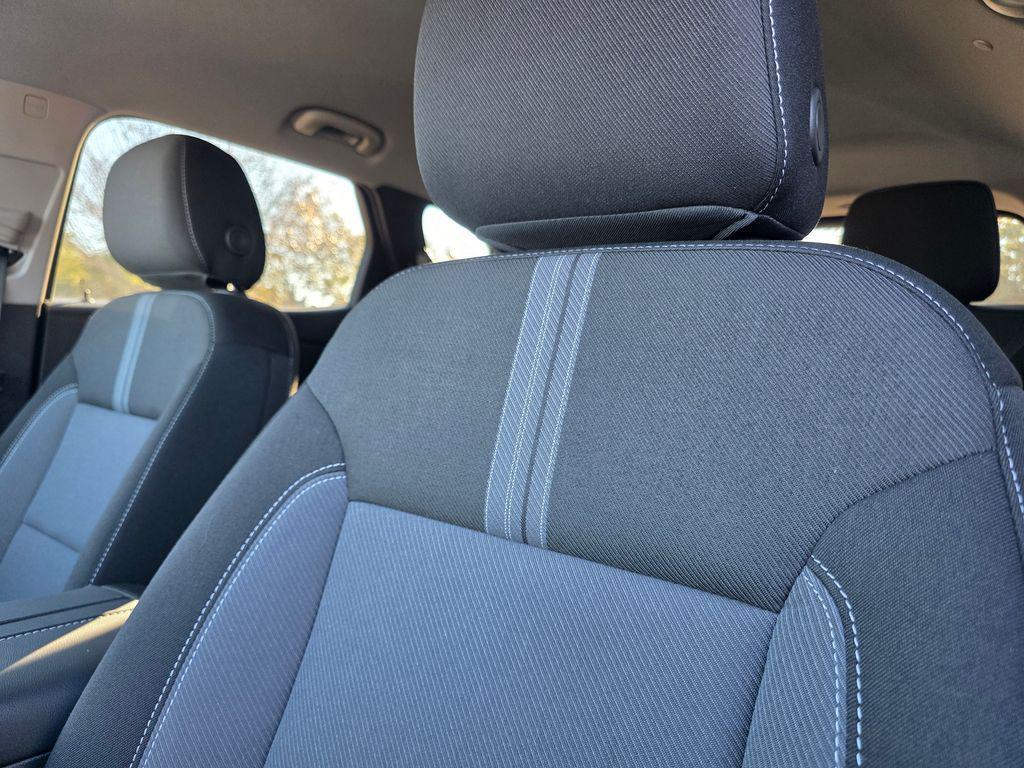 new 2025 Chevrolet Blazer car, priced at $35,653