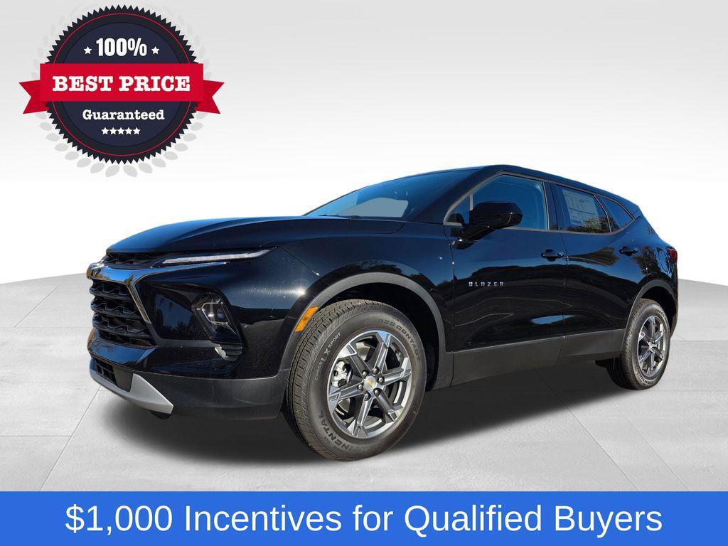 new 2025 Chevrolet Blazer car, priced at $35,653