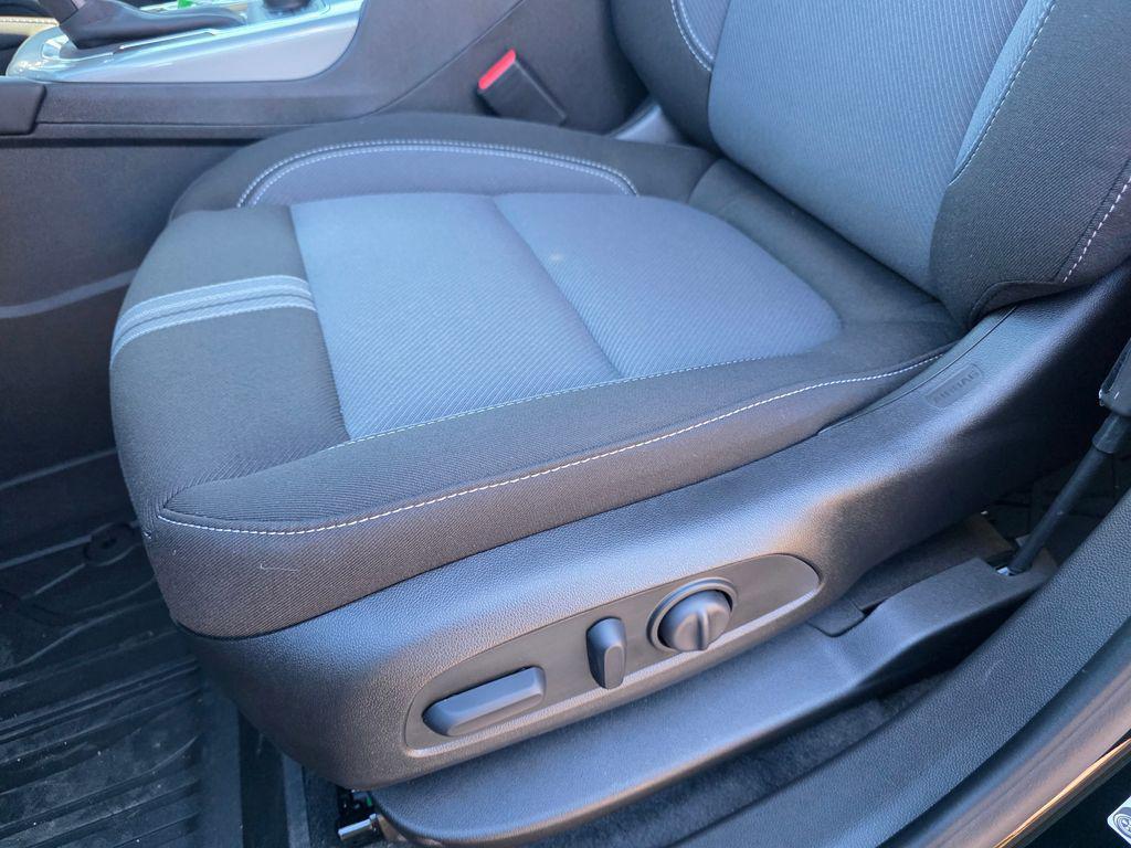 new 2025 Chevrolet Blazer car, priced at $35,653