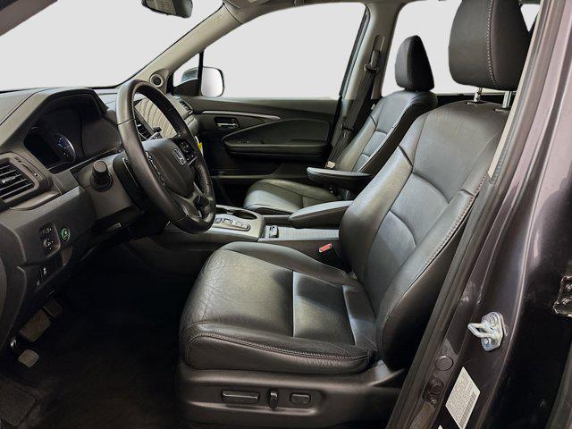 used 2022 Honda Pilot car, priced at $31,996