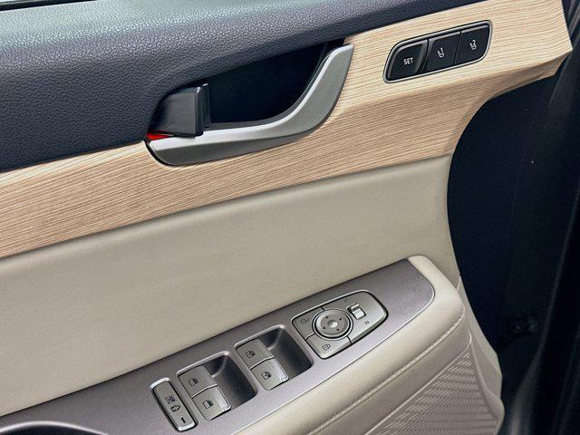 used 2024 Hyundai Palisade car, priced at $37,997