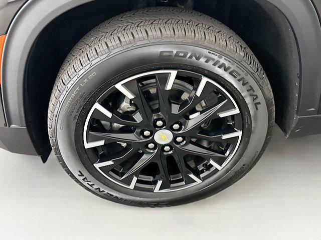 used 2025 Chevrolet Traverse car, priced at $41,297
