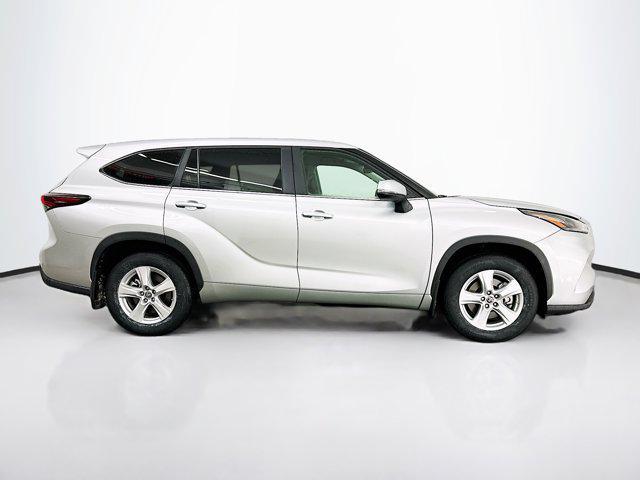 used 2024 Toyota Highlander car, priced at $34,989