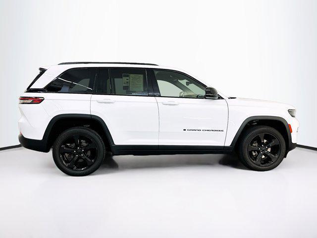 used 2022 Jeep Grand Cherokee car, priced at $28,897