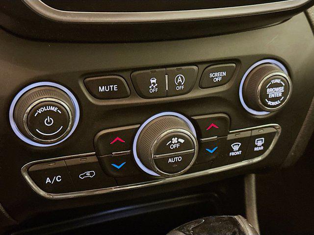 used 2020 Jeep Cherokee car, priced at $13,996