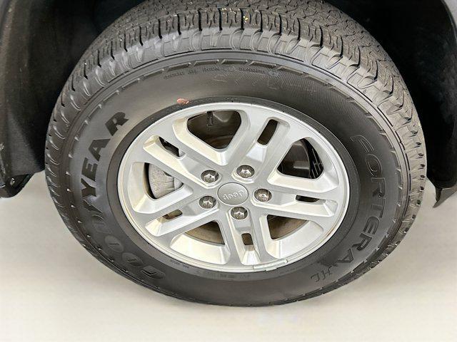 used 2023 Jeep Grand Cherokee car, priced at $27,487