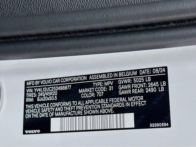 used 2025 Volvo XC40 car, priced at $28,987