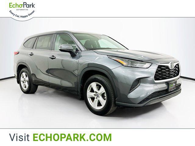 used 2023 Toyota Highlander car, priced at $33,289