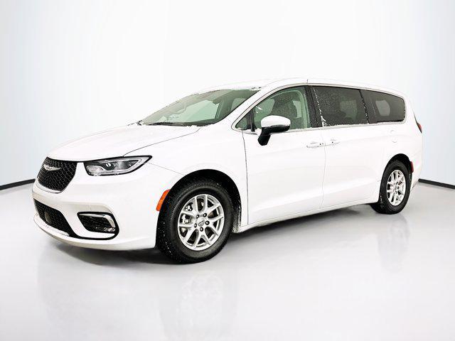 used 2023 Chrysler Pacifica car, priced at $23,189