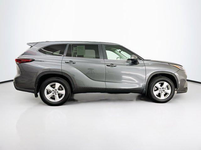 used 2024 Toyota Highlander car, priced at $34,589