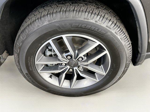 used 2021 Jeep Grand Cherokee car, priced at $24,997