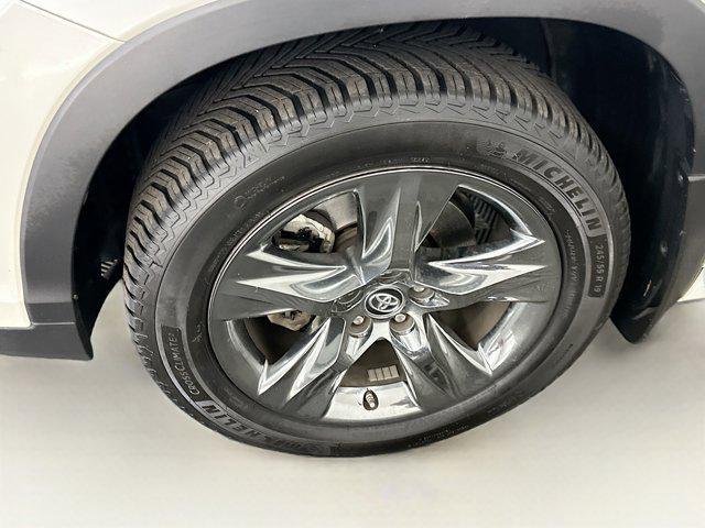 used 2017 Toyota Highlander car, priced at $25,496