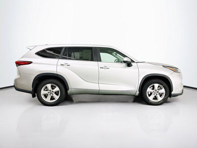 used 2023 Toyota Highlander car, priced at $30,389