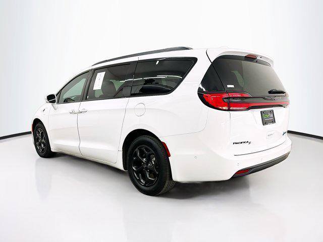 used 2022 Chrysler Pacifica Hybrid car, priced at $29,789