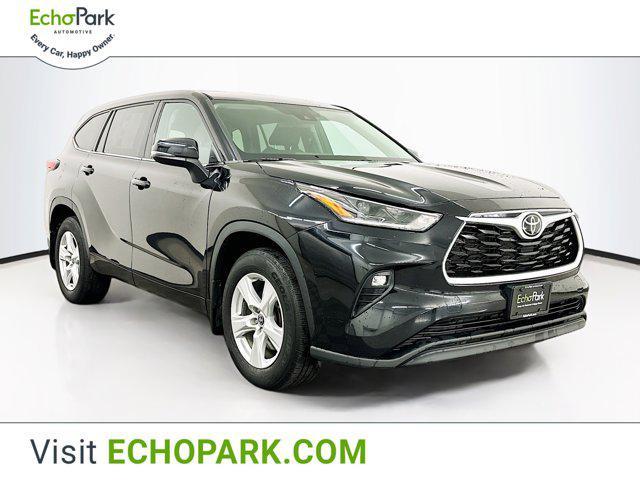 used 2021 Toyota Highlander car, priced at $27,489