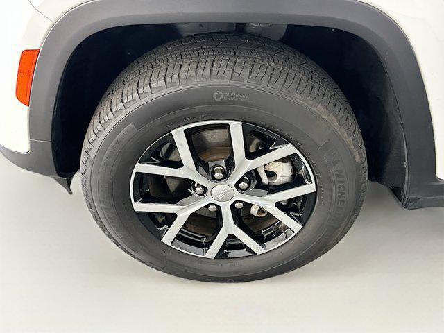 used 2024 Jeep Grand Cherokee car, priced at $30,996