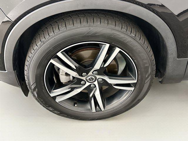 used 2021 Volvo XC40 car, priced at $27,297