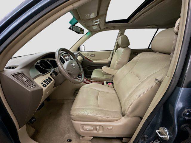 used 2005 Toyota Highlander car, priced at $5,399
