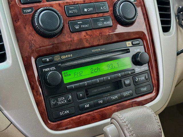 used 2005 Toyota Highlander car, priced at $5,399