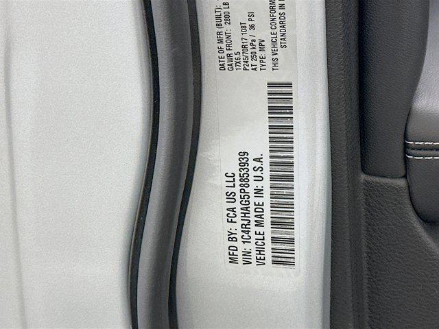 used 2023 Jeep Grand Cherokee car, priced at $28,897