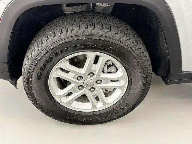 used 2023 Jeep Grand Cherokee car, priced at $28,897