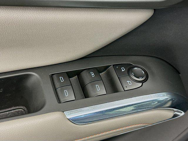 used 2025 Chevrolet Traverse car, priced at $35,596