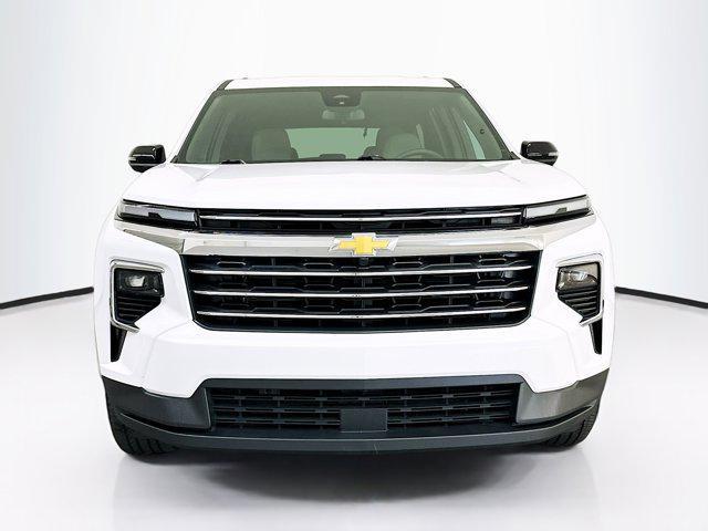 used 2025 Chevrolet Traverse car, priced at $35,596
