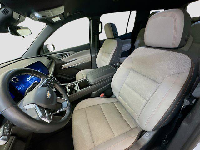 used 2025 Chevrolet Traverse car, priced at $35,596
