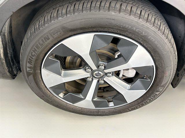 used 2024 Volvo XC40 car, priced at $25,897