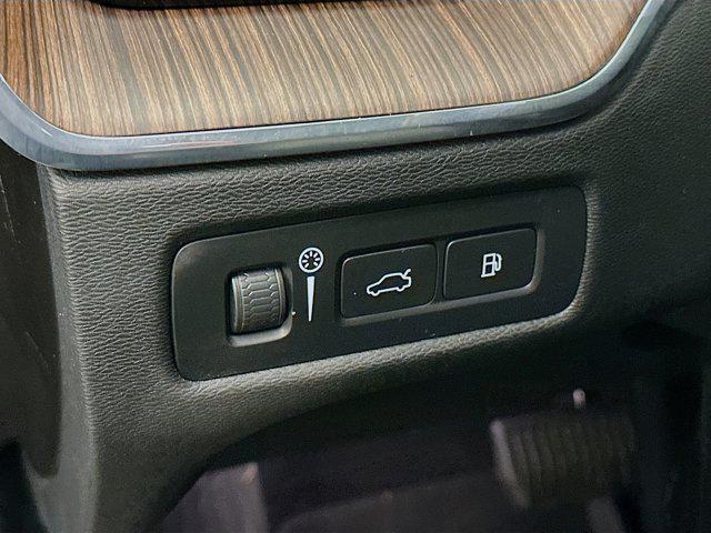 used 2021 Volvo XC60 Recharge Plug-In Hybrid car, priced at $31,599